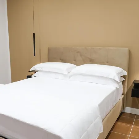 Aroma Apartment, Maschio Angioino-porto Di